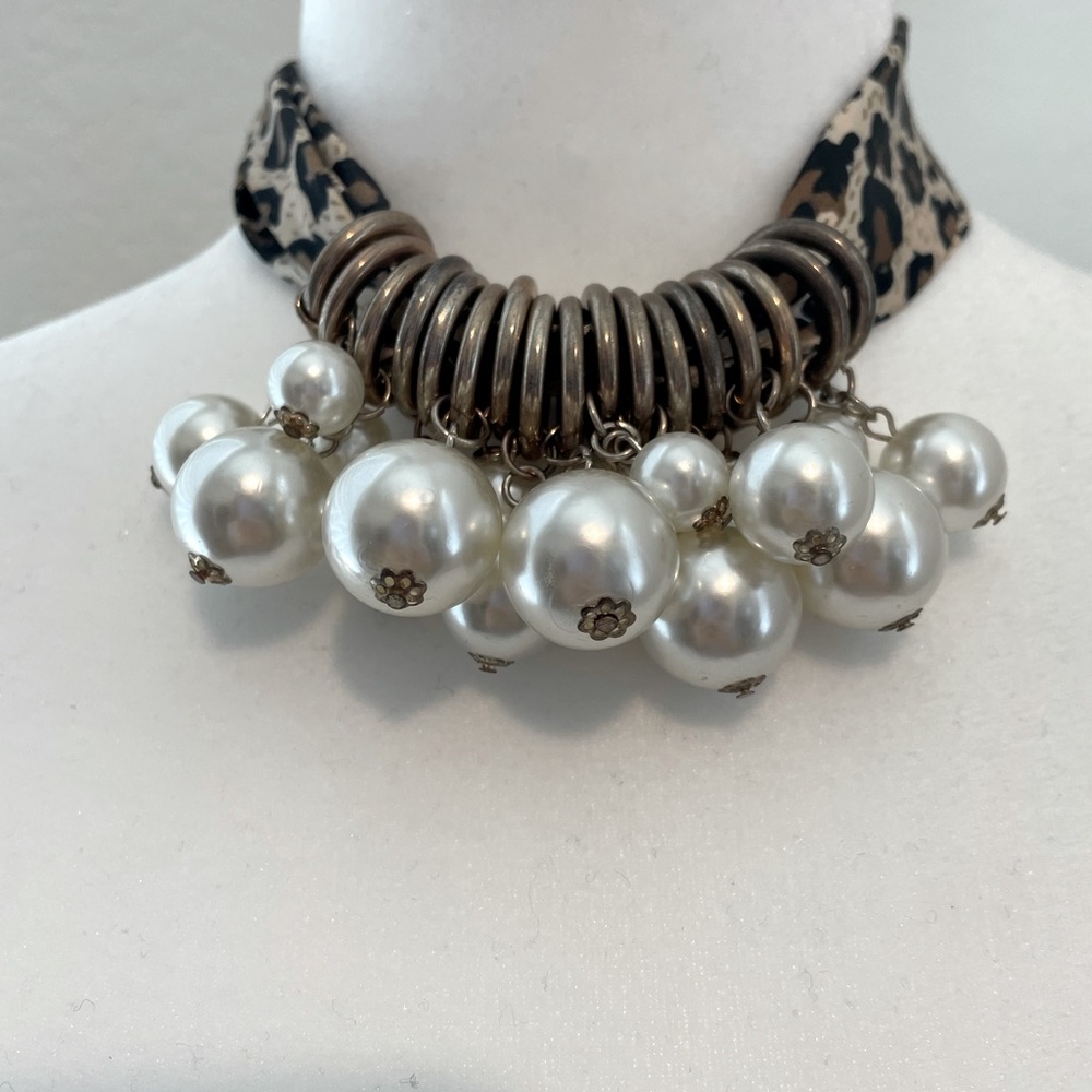 Leopard/Pearl Necklace